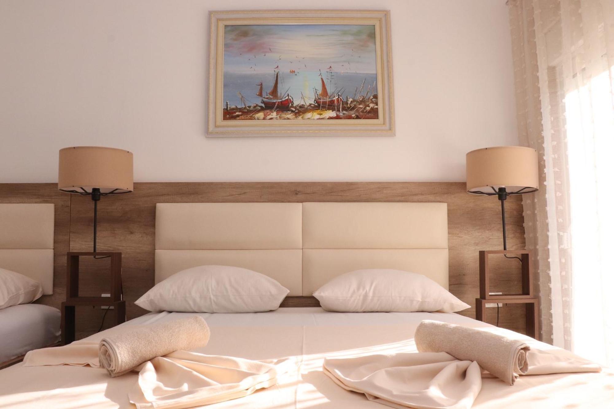 אולסינץ' Gjinaj Apartments מראה חיצוני תמונה