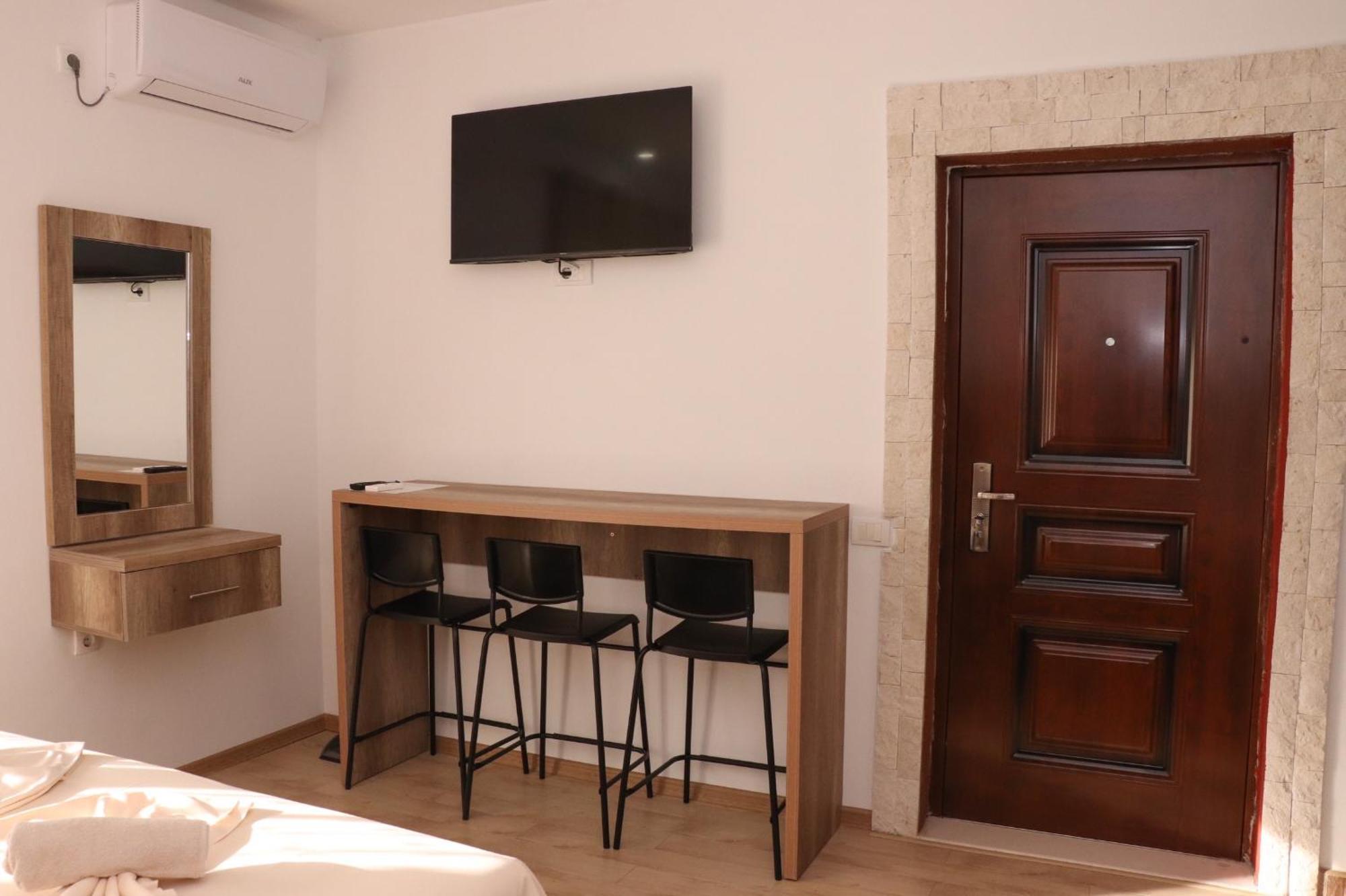 אולסינץ' Gjinaj Apartments מראה חיצוני תמונה