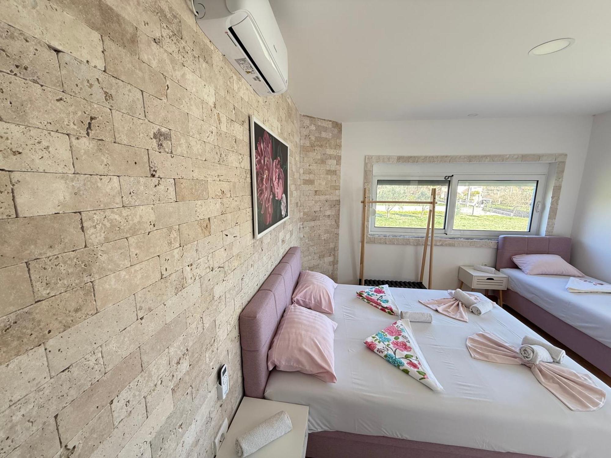 אולסינץ' Gjinaj Apartments מראה חיצוני תמונה