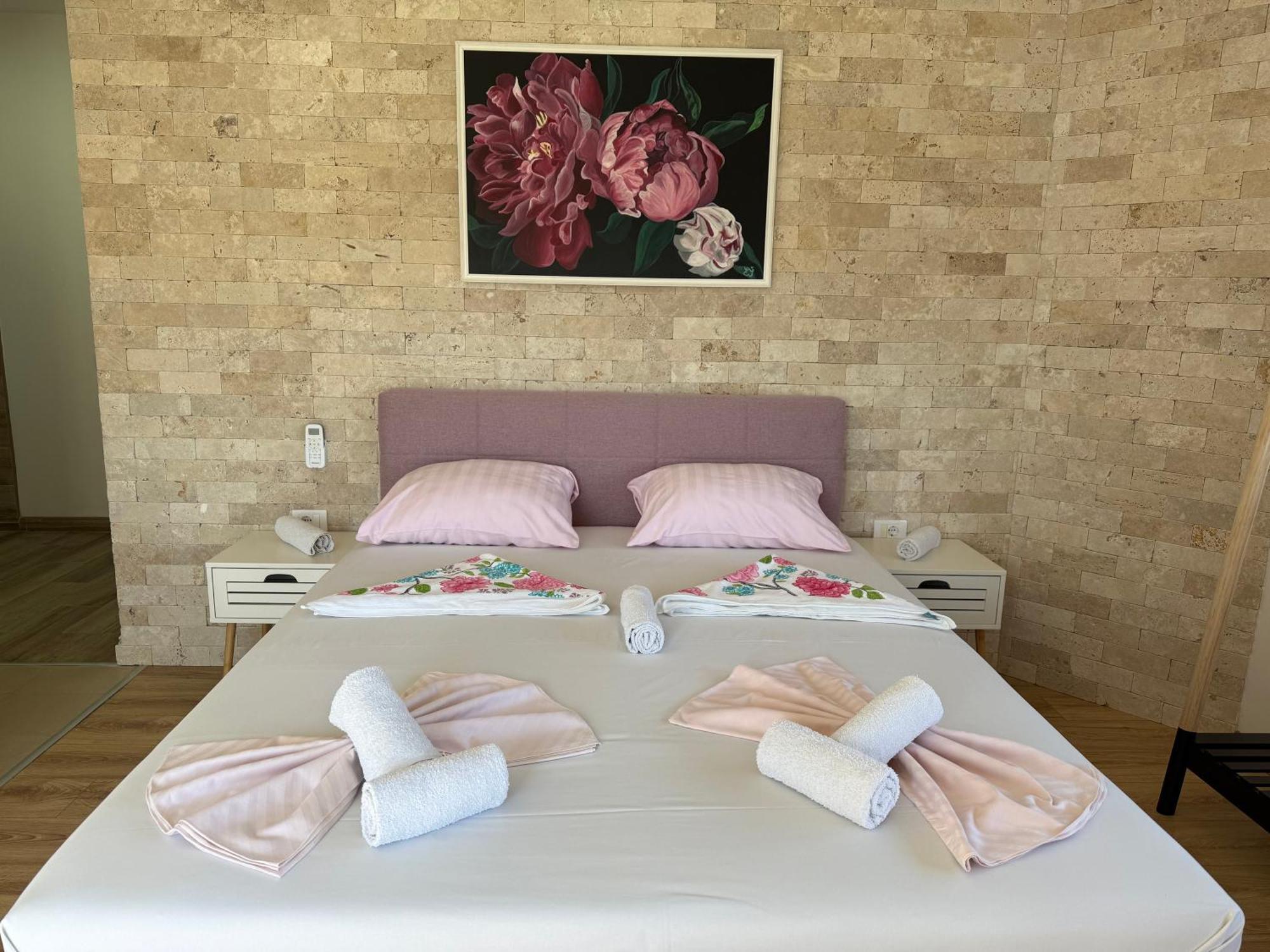 אולסינץ' Gjinaj Apartments מראה חיצוני תמונה