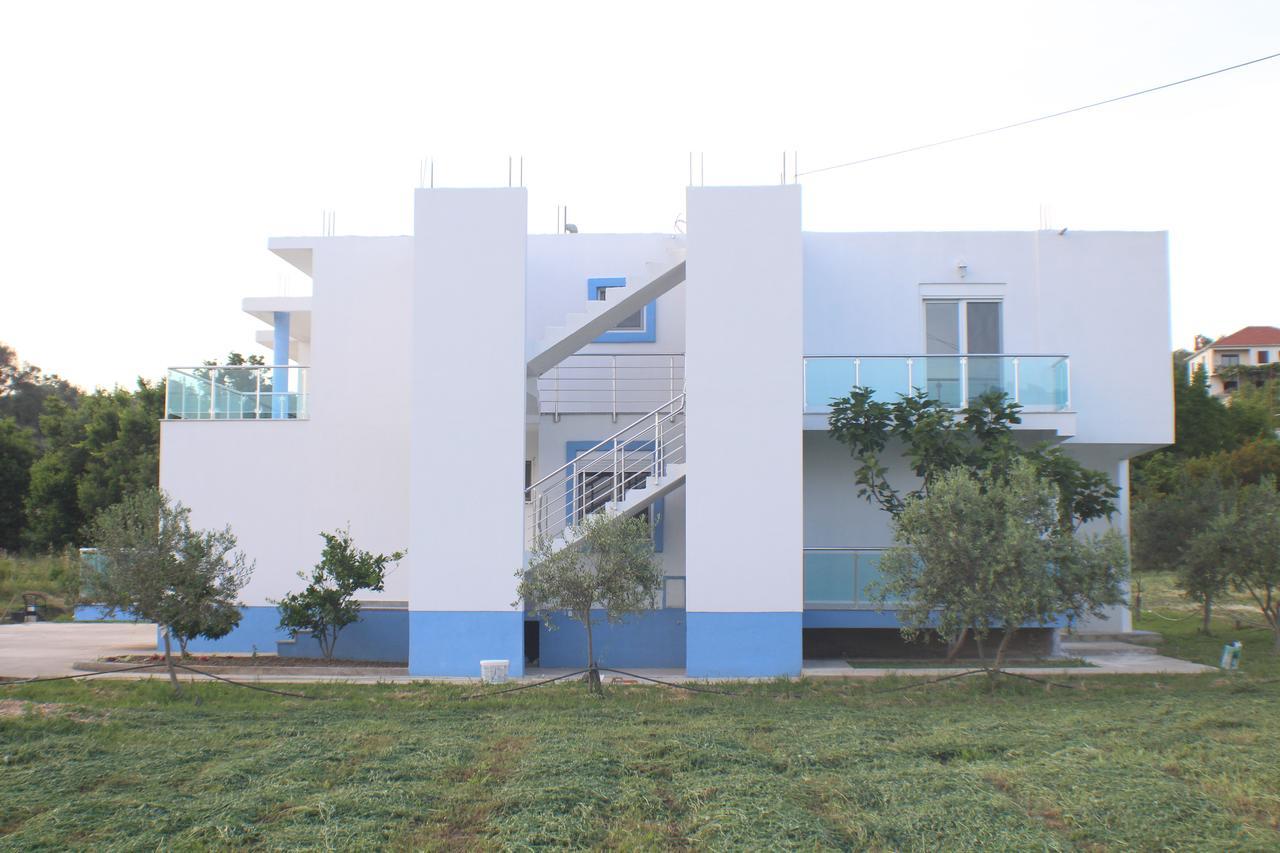 אולסינץ' Gjinaj Apartments מראה חיצוני תמונה