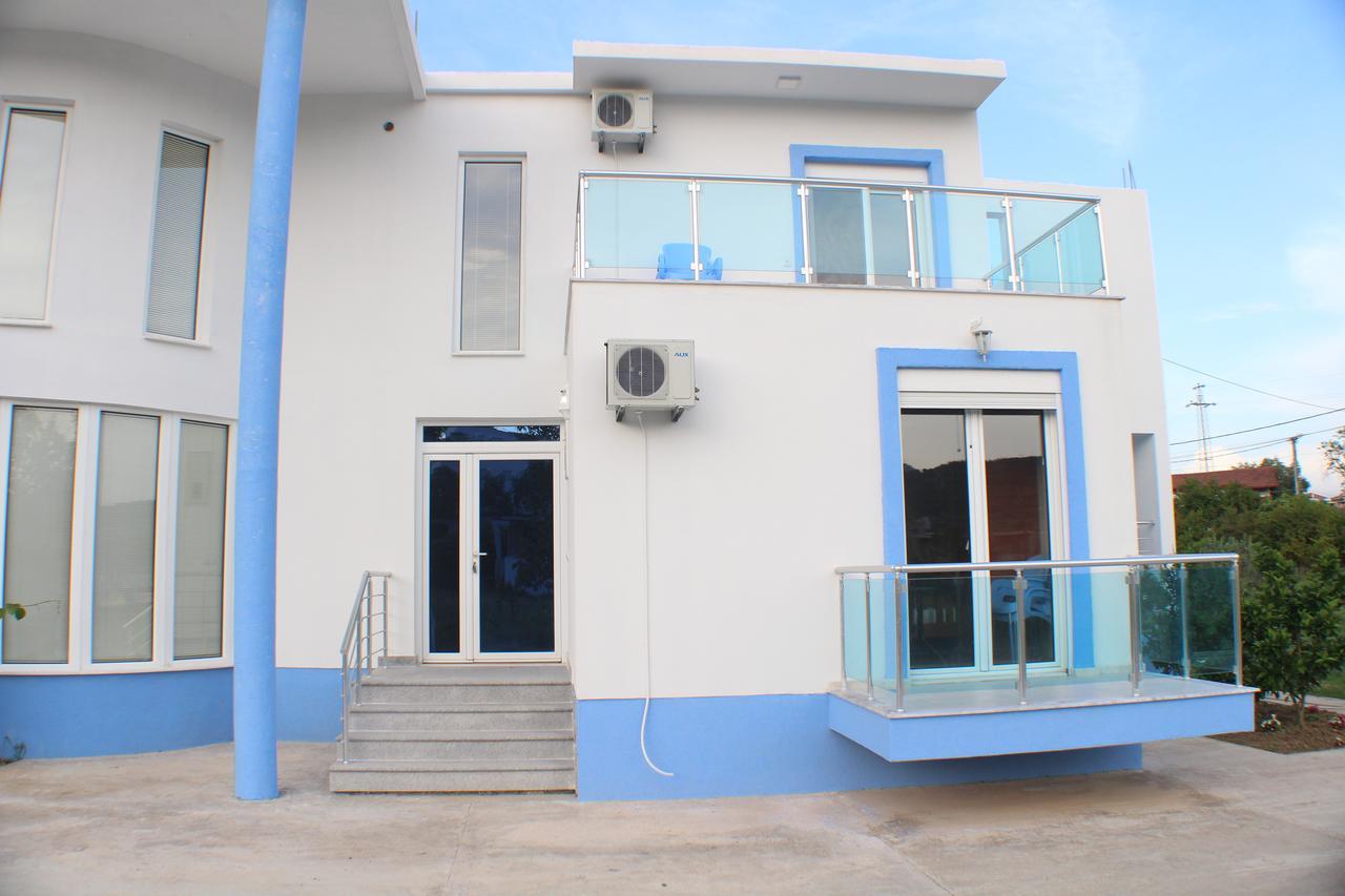 אולסינץ' Gjinaj Apartments מראה חיצוני תמונה