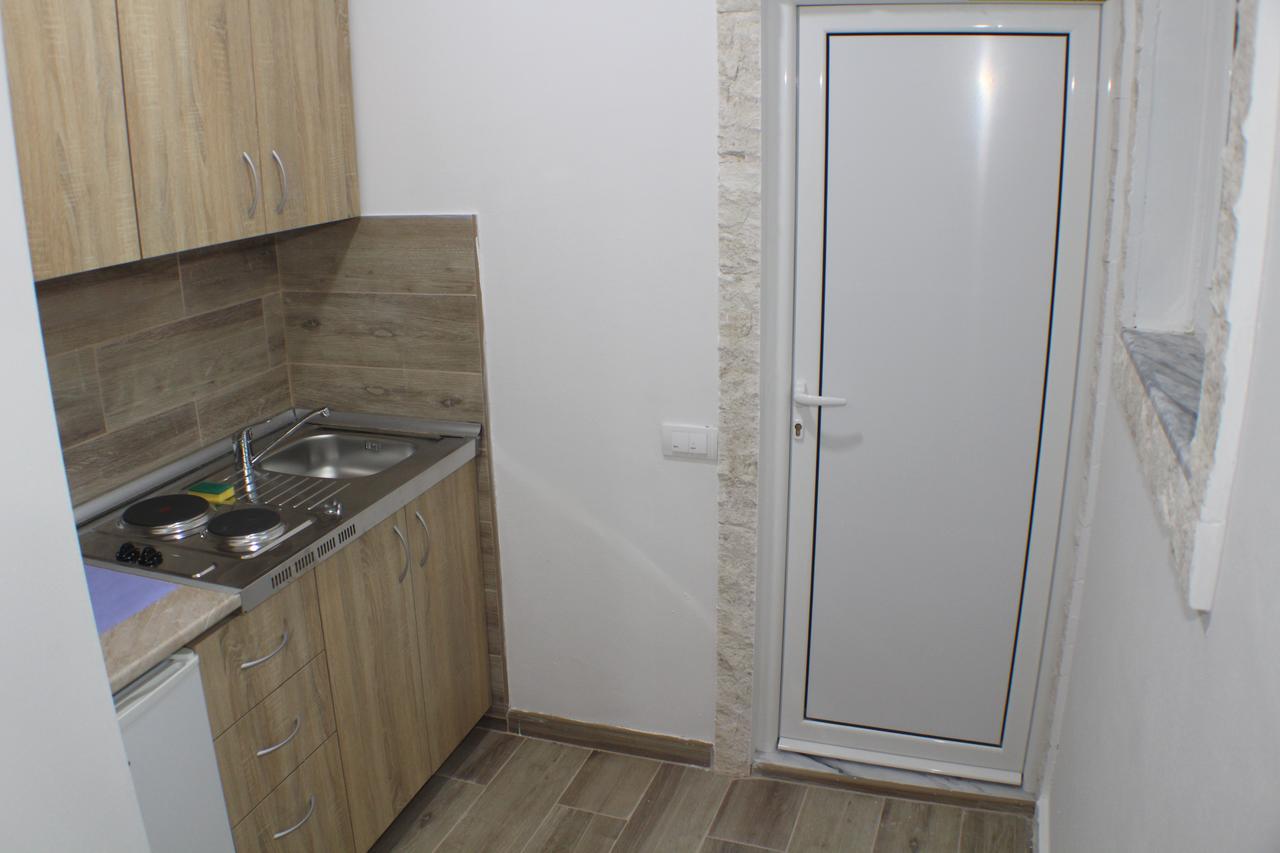 אולסינץ' Gjinaj Apartments מראה חיצוני תמונה