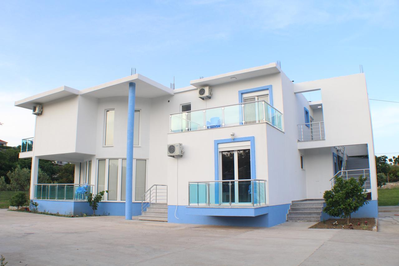 אולסינץ' Gjinaj Apartments מראה חיצוני תמונה