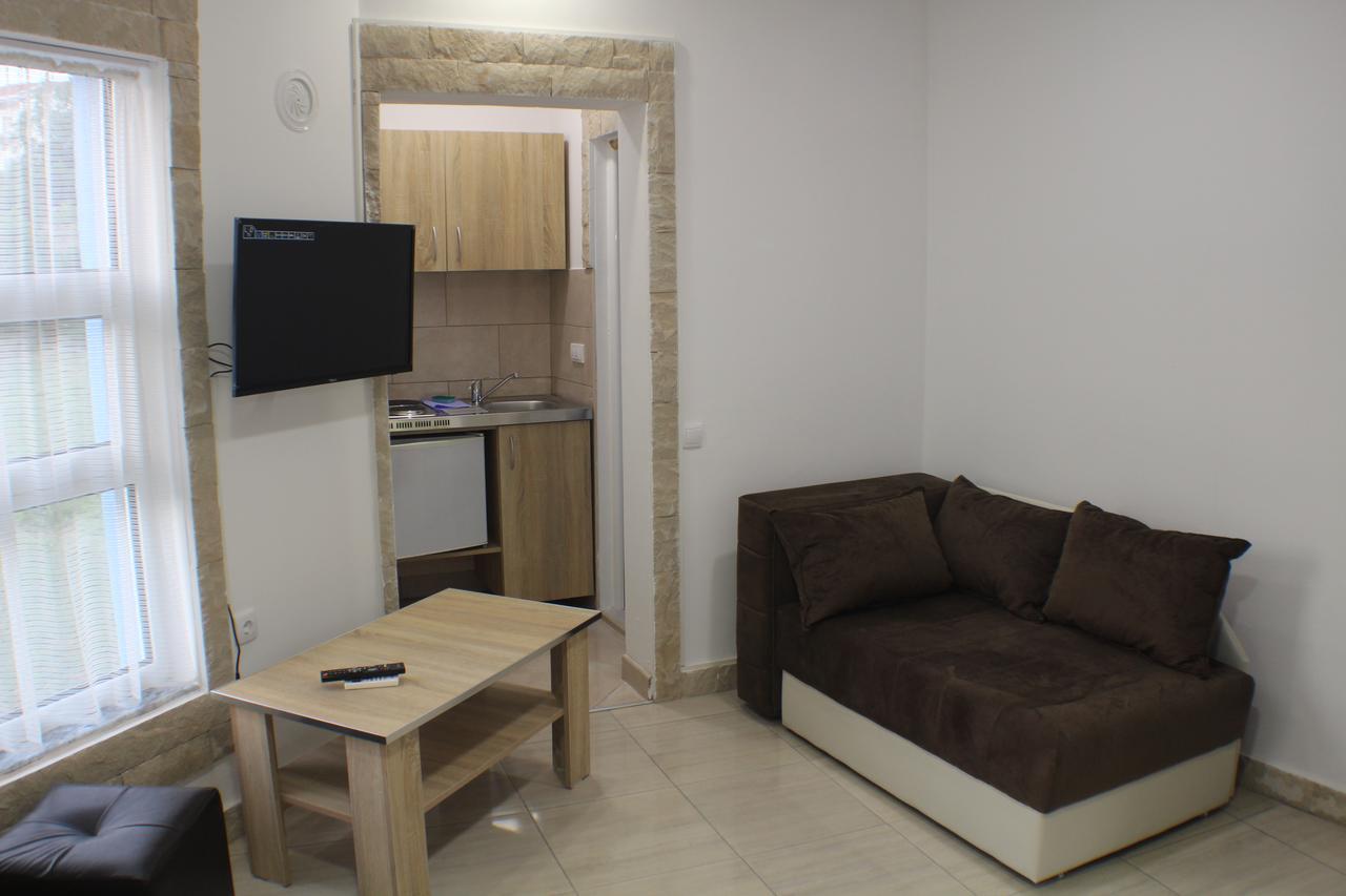 אולסינץ' Gjinaj Apartments מראה חיצוני תמונה